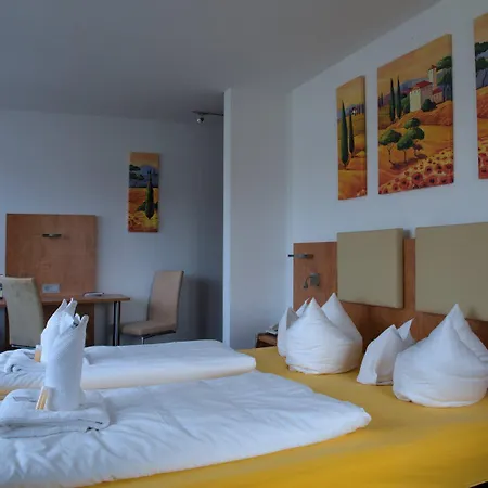 Hotel Hembacher Hof 2*